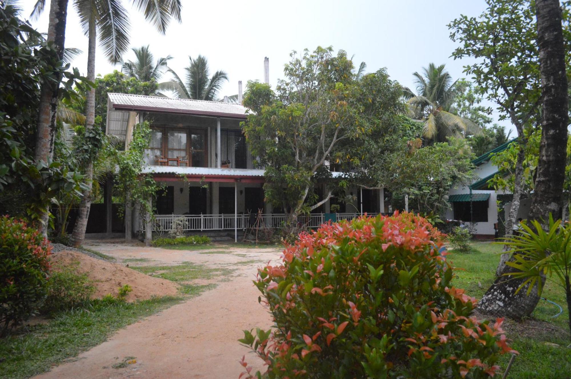 Coconut Grove - Midigama Hotel Exterior photo